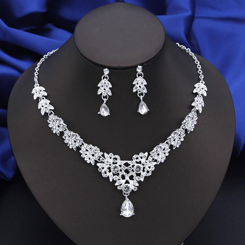 Mote Choker Halskjede Sett for Kvinner Brudesmykkesett Fest Ball Bryllup Øredobber Kostymetilbehør