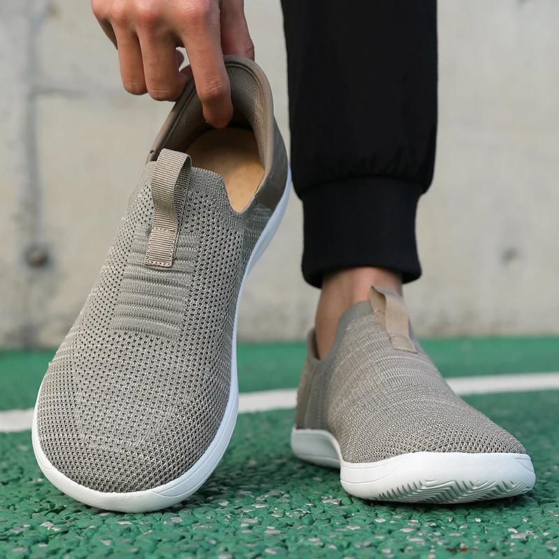 Lightweight Men Casual Shoes Classic Breathable Slip On Male Durable Sneakers Anti-Slip Men'S Flats Outdoor Walking Shoes