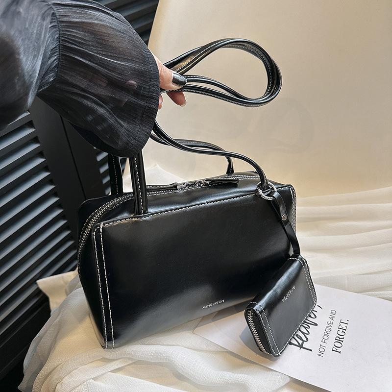 

Shoulder armpit bag, simple women s bag, zipper, solid color, high-end retro commuter bag, mother and child small square bag. чорний