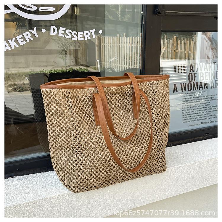 Beach vacation travel large-capacity bag women's 2025 summer new shoulder bag straw commuter woven tote bag