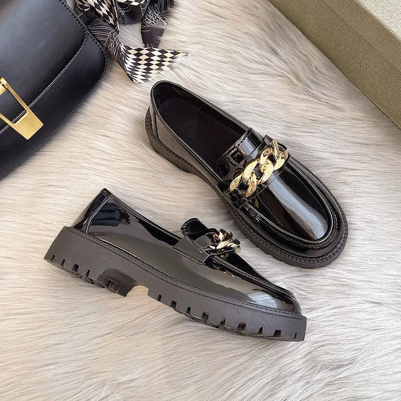2025 new chain loafers women's one-pedal platform British style jk small leather shoes women's patent leather fashion shoes