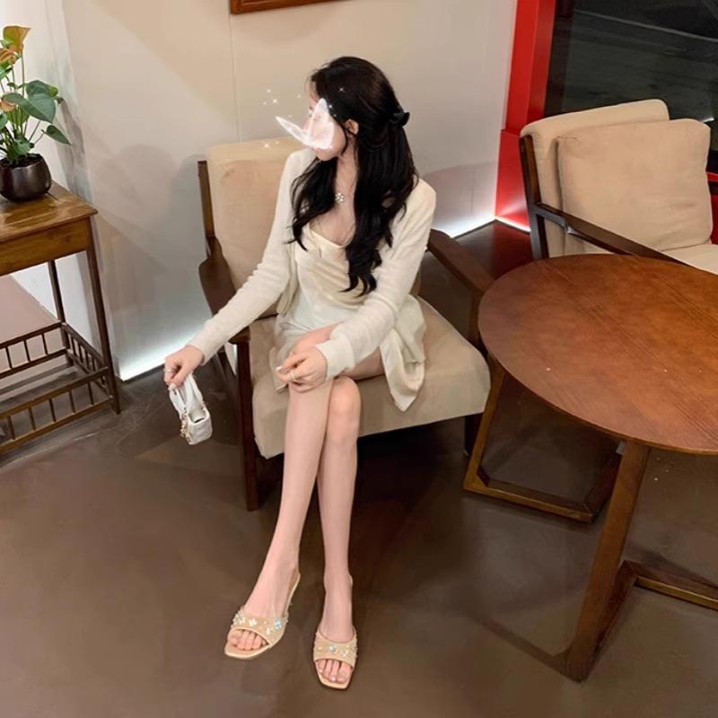 French celebrity style square head petals cool slippers women's outer wear summer 2025 new rhinestone satin kitten and slippers