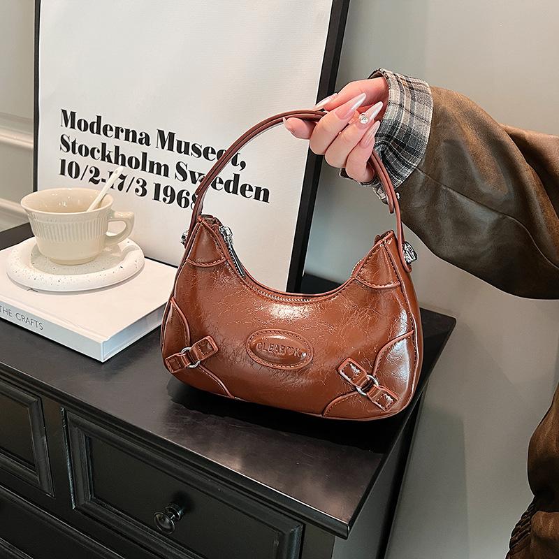 Large capacity bag women's 2025 new trendy autumn and winter premium texture retro shoulder bag commuter messenger dumpling bag