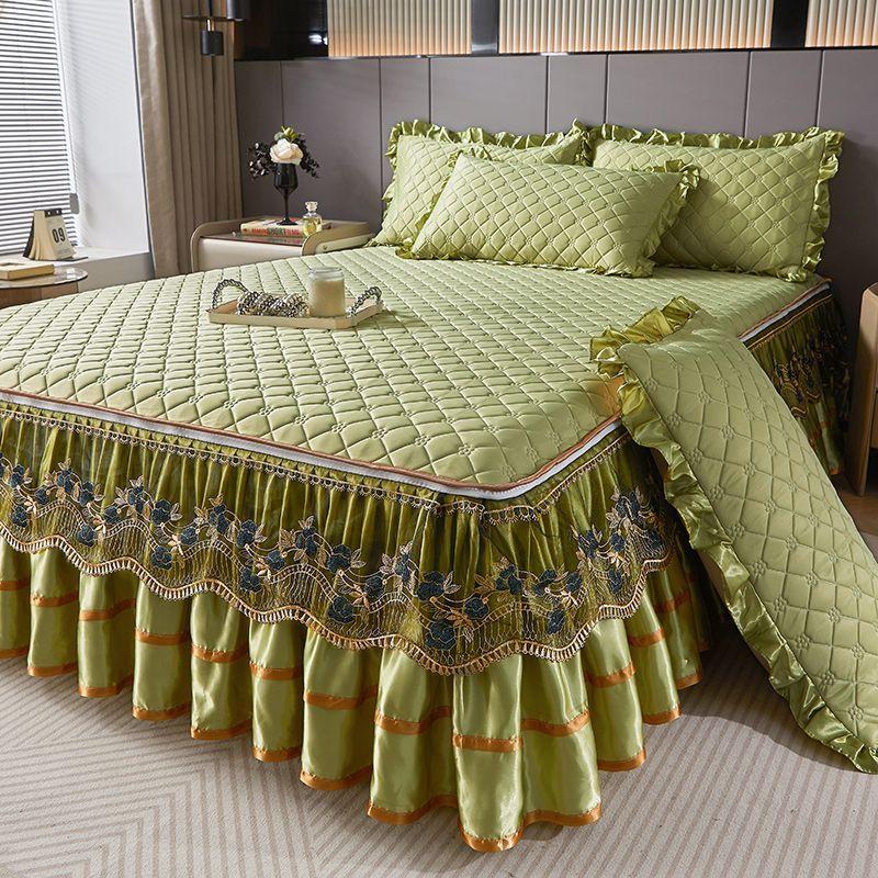 3pcs Bedroom Set High-End Crystal Velvet Bed Skirt Three-Piece Set with Thick Lace Trim, Korean Princess Style Warm and Non-Slip Mattress Cover