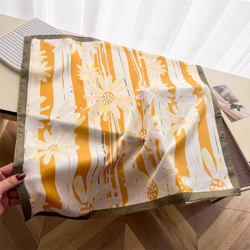 New Daisy Simulation Silk Printed Silk Scarf Small Square Scarf Premium Shawl Sunscreen Neck Scarf Headscarf Female