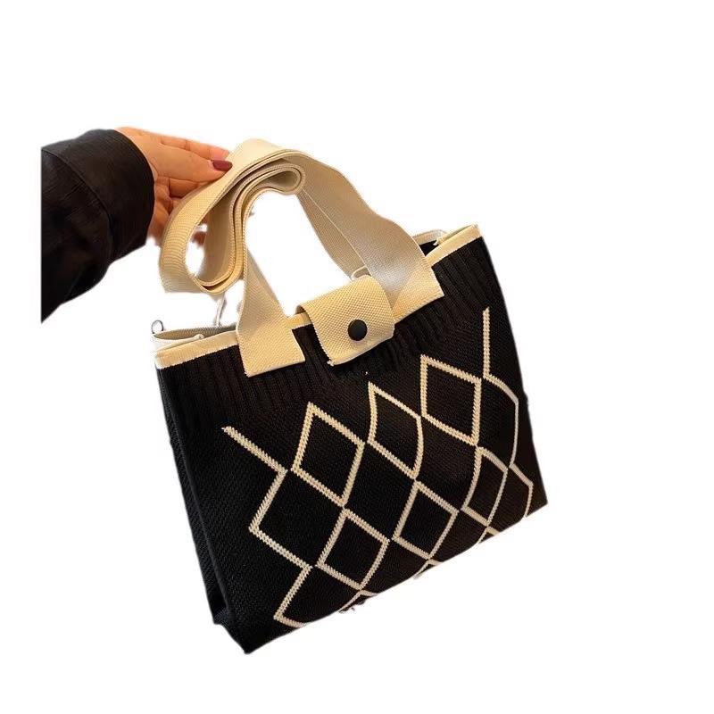2025 Women's Large Capacity Korean-Style Knitted Commuter Tote Shoulder Bag