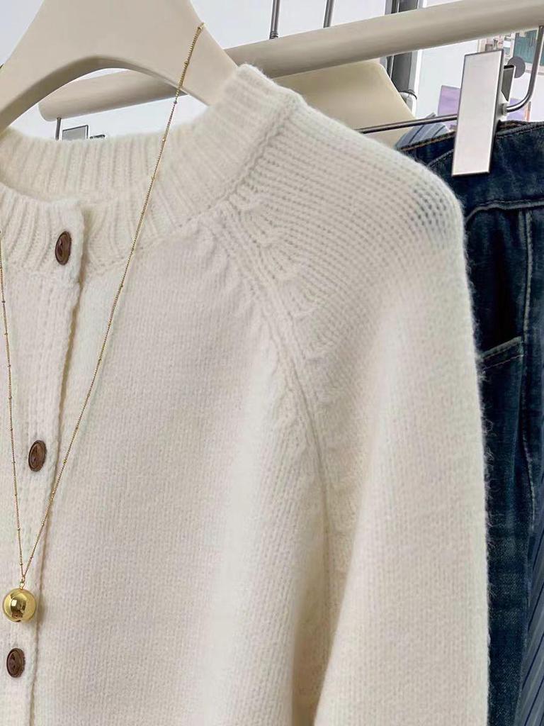 Women's Pumpkin-Colored Pure Wool Round-Neck Knitted Cardigan: Short, Thick Sweater for Autumn and Winter