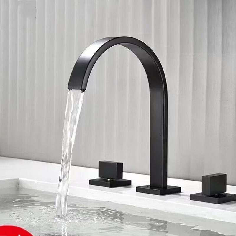 TLXT Brushed Gold Three-Hole Basin Faucet