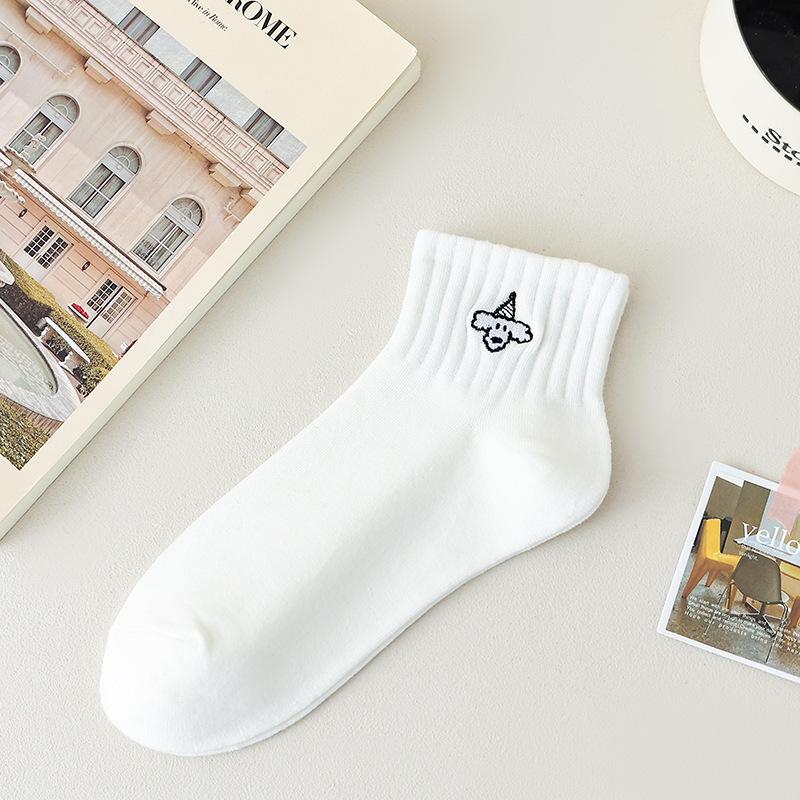 Spring and summer white socks women's embroidered short socks versatile short socks sports style women's socks student socks cotton socks thin