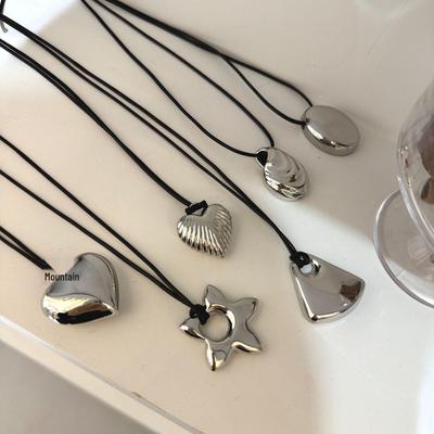 Herzanhänger Halskette - Koreanischer Blogger-Stil, Schlüsselbeinkette, High-End-Design, Trendiger Choker für Frauen