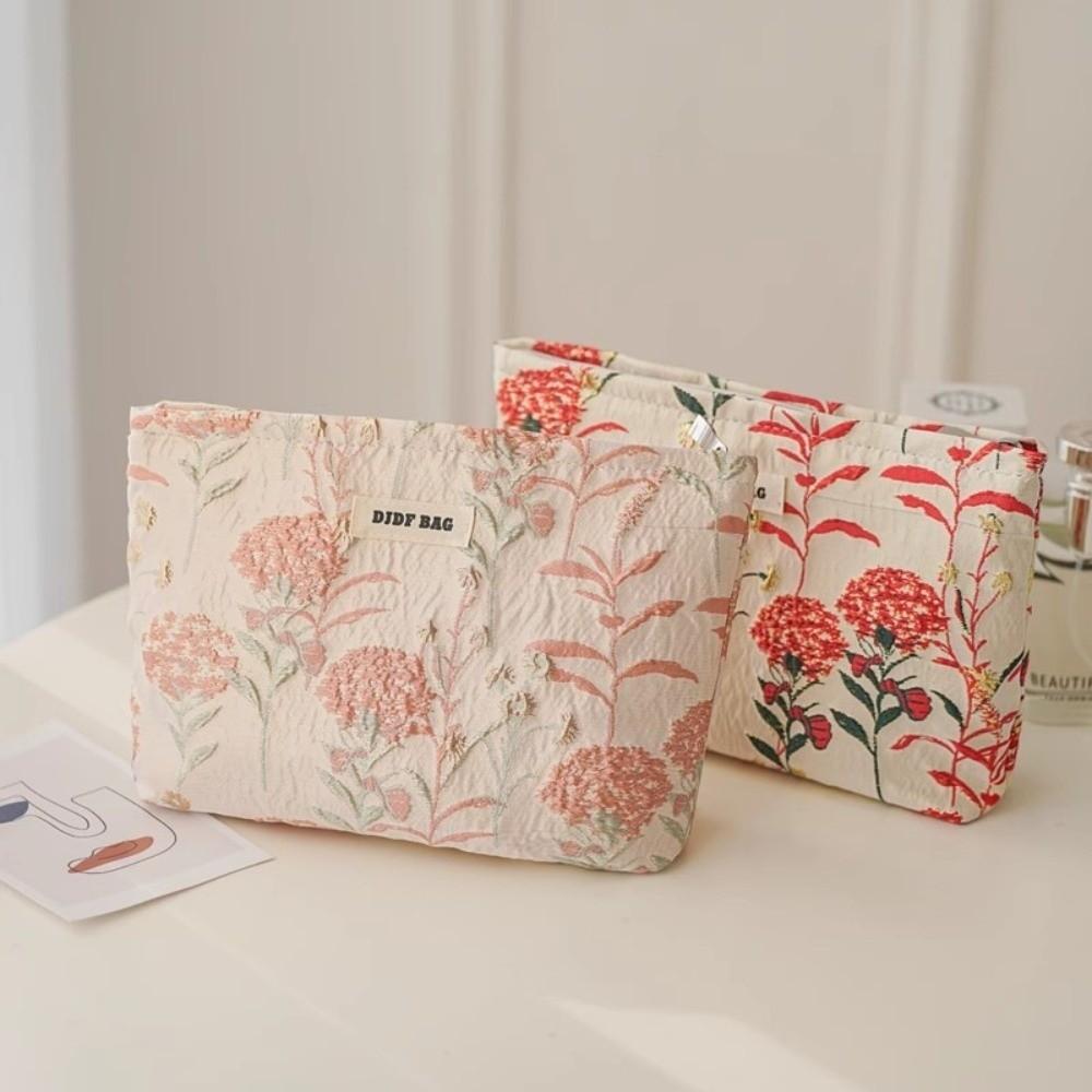 New Large Capacity Makeup Bag Floral Embroidered Cream Color Cosmetic Bag Zipper Toiletries Skincare Storage Bag Women