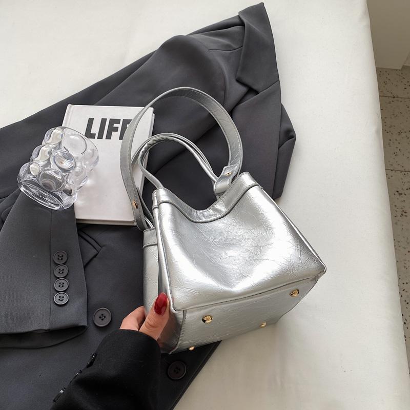 

Деформируемая наплечная сумка кроссбоди для женщин, мини-тоут под мышкой с двойным ремешком 30x18x17cm серебряный