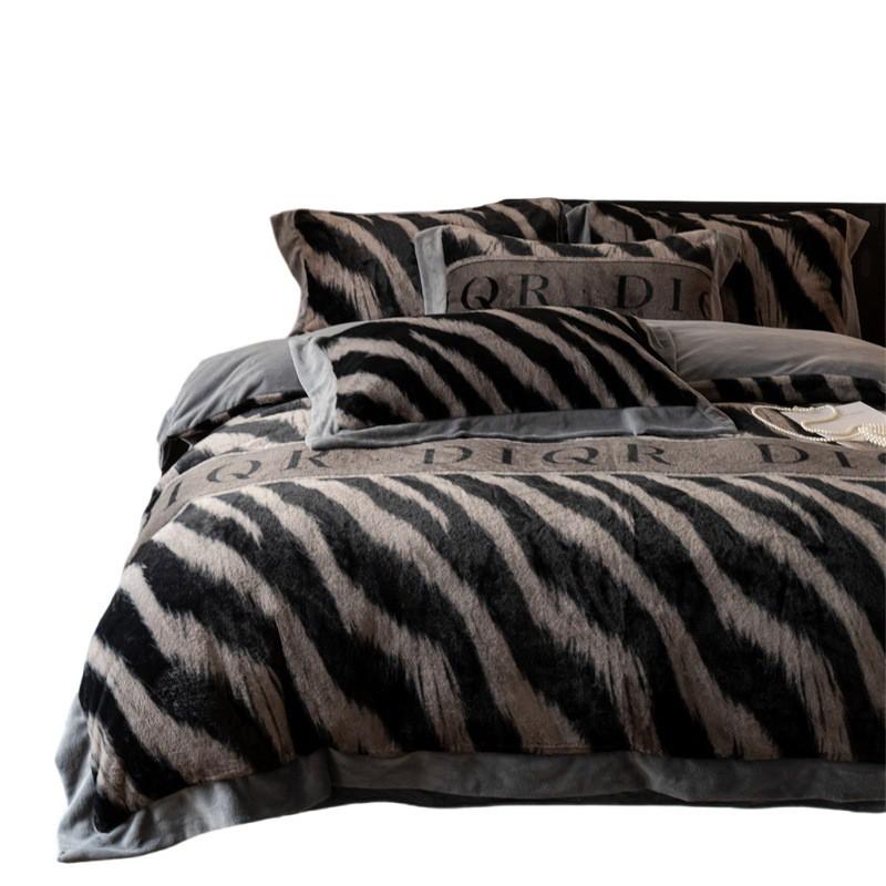 A Winter Warm Plush Bedding Set Queen King Size Soft Fleece Bed Sheets
