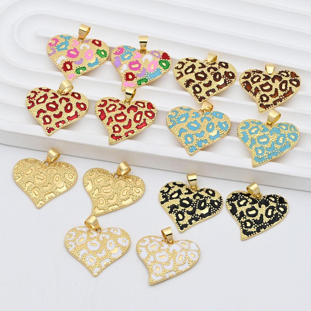 Collar con Colgante de Corazón de Esmalte de Cobre Bohemio para Mujer