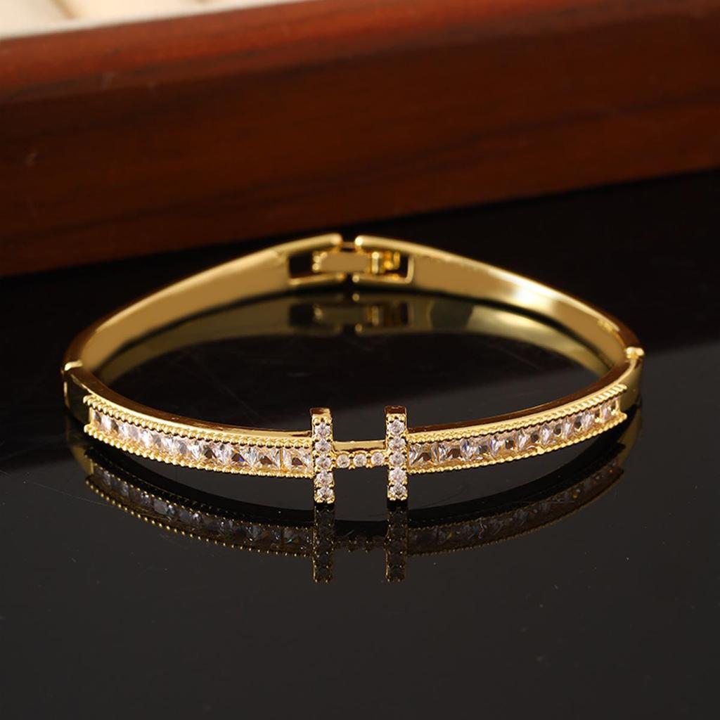 Exquisita Pulsera de Uñas con Circonita Europea y Americana: Diseño Abierto de Gama Alta