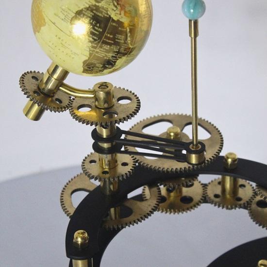 45,72 cm Orrery Einzigartiges und luxuriöses Tellurion Vollständig funktionsfähiges Orrery in Schwarz-Gold-Ausführung, Perfektes Einweihungsgeschenk und Geschenk für den Ehemann