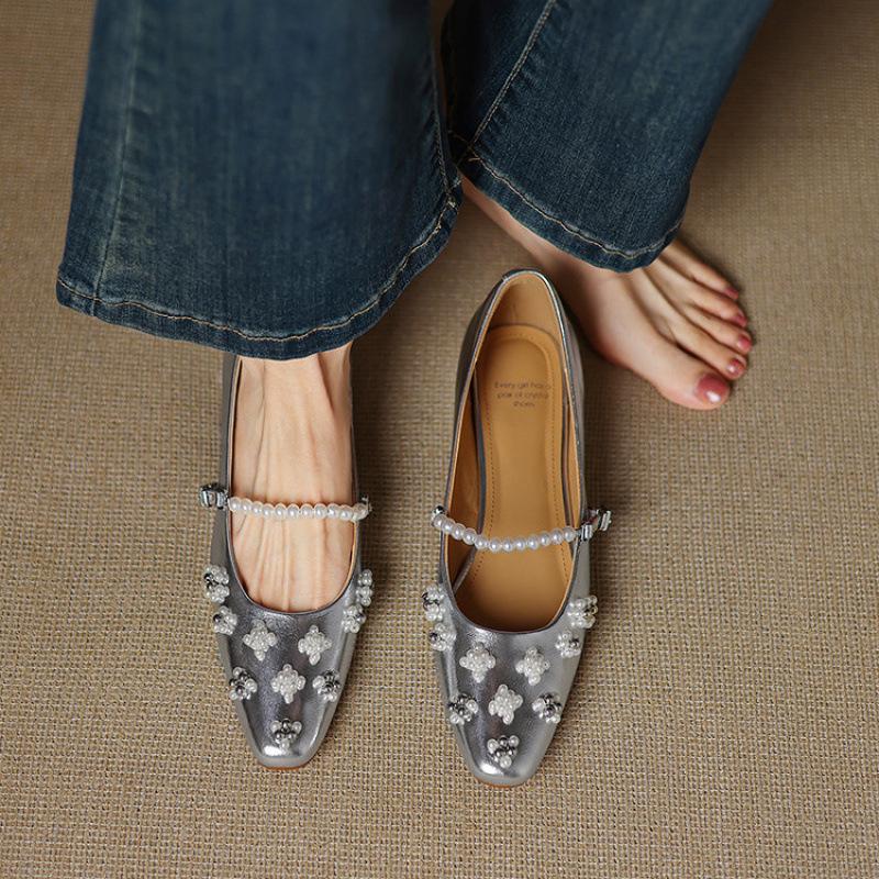 

French women s comfortable pearl shoes retro Mary Jane shoes spring and summer new light mouth square head versatile commuter shoes 39 серебряный