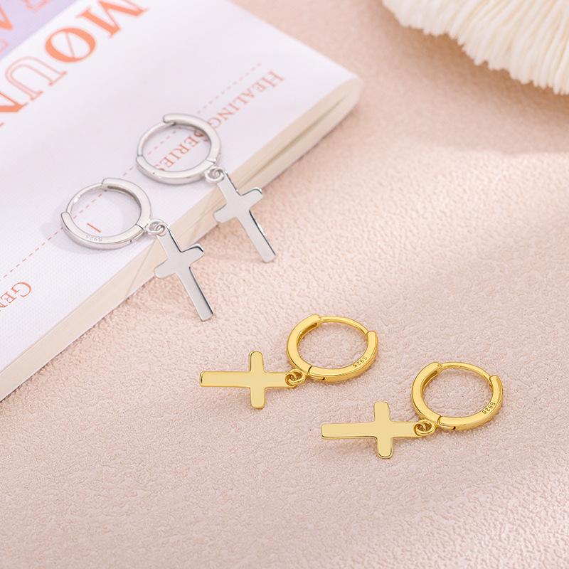 S925 Sterlingsilber Kreuz Hängeohrringe Minimalistischer Stil Galvanisiert Hochwertig Sanft Ohrläppchen
