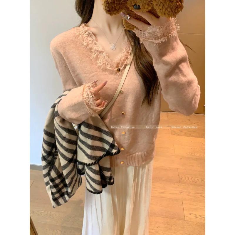 M Series Milk Fufu Lace Splicing V-neck Bottoming Shirt Women's Autumn and Winter Pure Desire with Sweater Soft Waxy Knitted Sweater Top