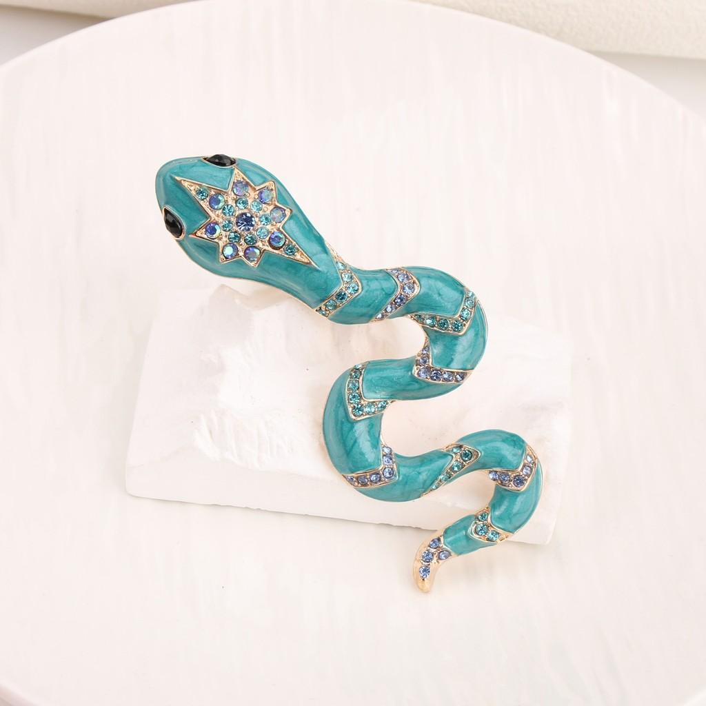 Animal Snake Brooch Pin With Electroplated Alloy Decorative Accessory For Men Women