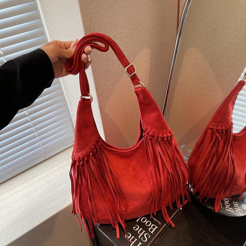 Single Shoulder Handbag with Fringes At The Side of The Arm, Women's Bag with Side Pocket