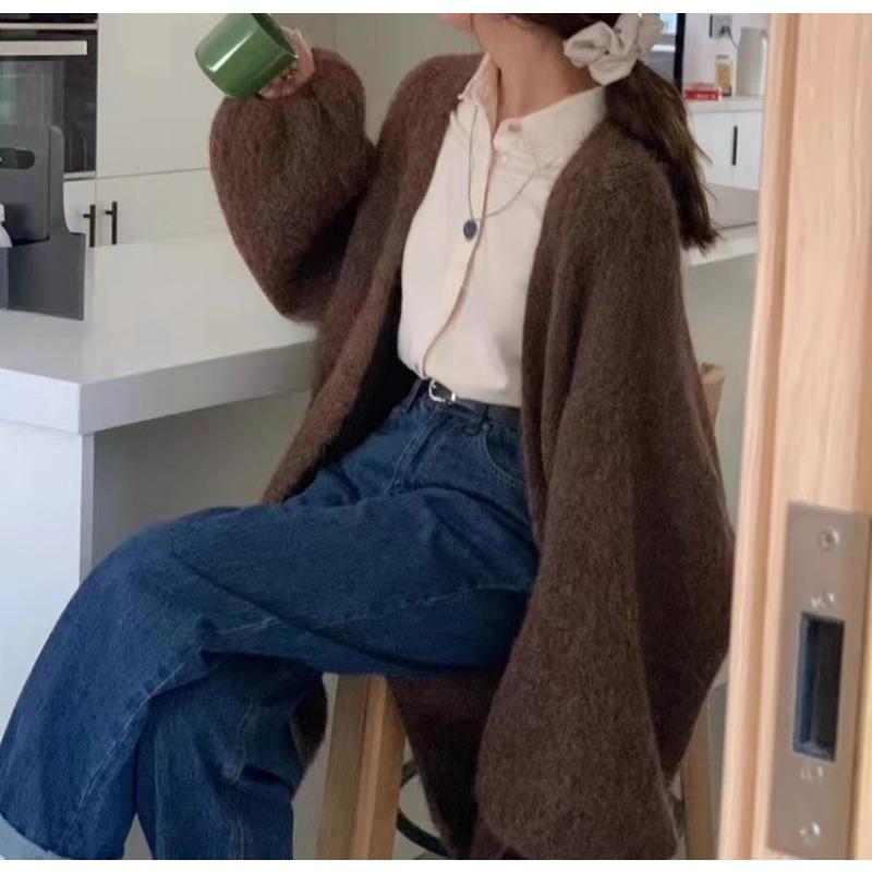 Autumn and Winter New Temperament Loose Lazy Wind Knitted Sweater Women's Thick V-neck Lantern Sleeves Warm Knitted Jacket