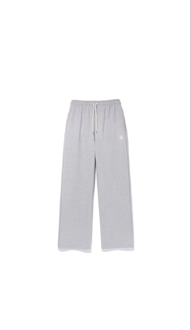 

[USED] Seventeen Joshua wears WOOALONG sweatpants