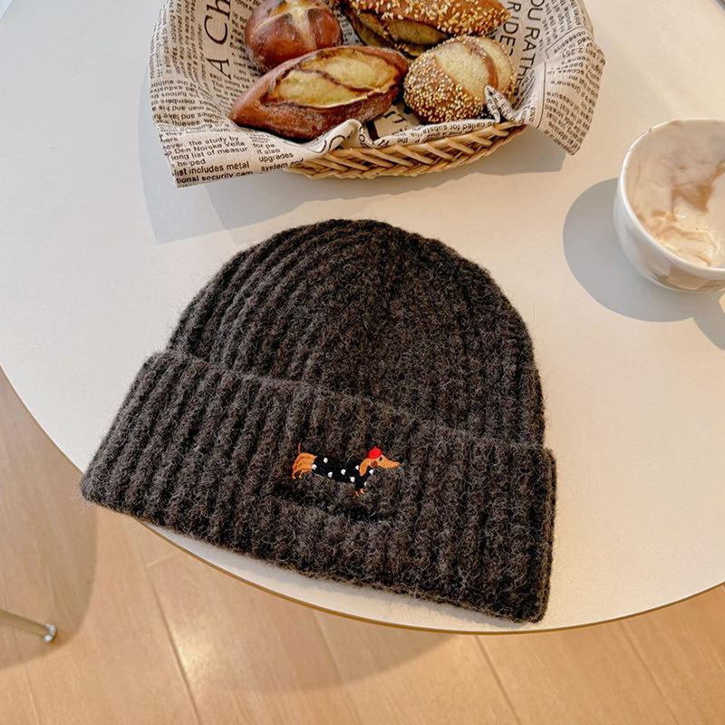 

Autumn and Winter Korean Ins Embroidery Warm Waxy Puppy Woolen Hat Versatile Dachshund Knitted Hat Warm and Cold-proof Ear Protection Hat