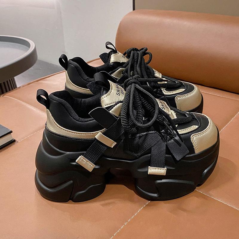 Thick-soled Women's New Spring and Autumn Fried Street Super Fire Shoes, Women's Shoes Explosion Increases, Black Sneakers