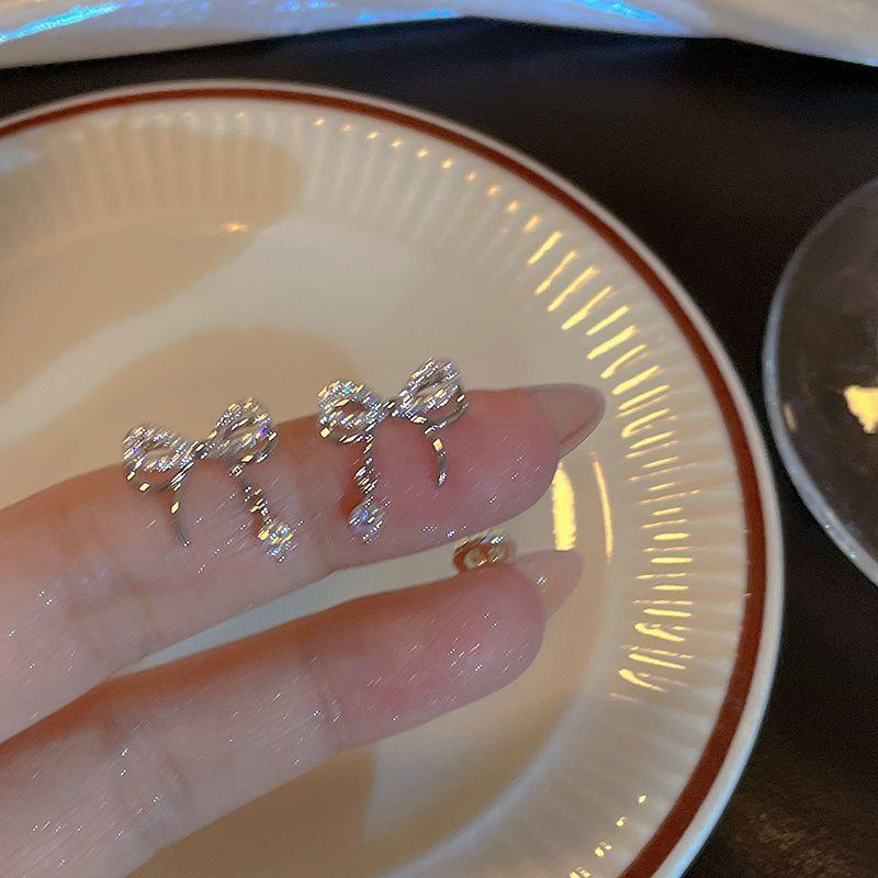 

JWER Trend Elegant Alloy Bowknot Zircon Small Studs Earring Korea Charm Chic Women Crystal Piercings Zircon for Teens