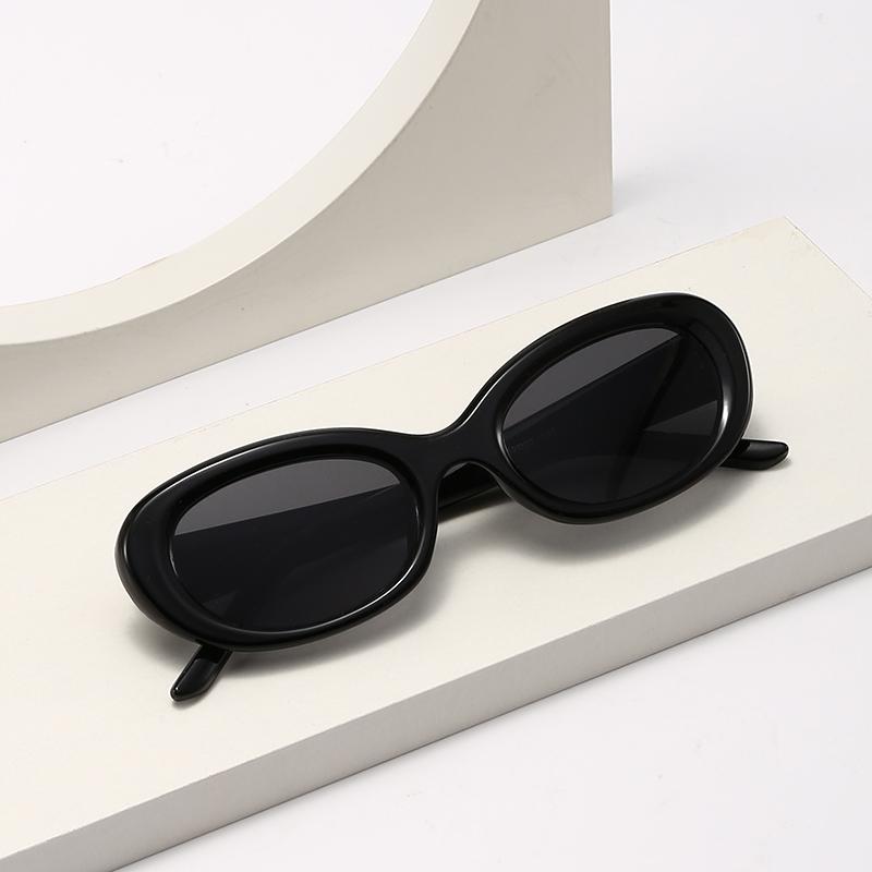 Goggle Glasses Oval Sunglasses Ladies Trendy Hot Vintage Retro Sunglasses Women's White Black Eyewear UV400