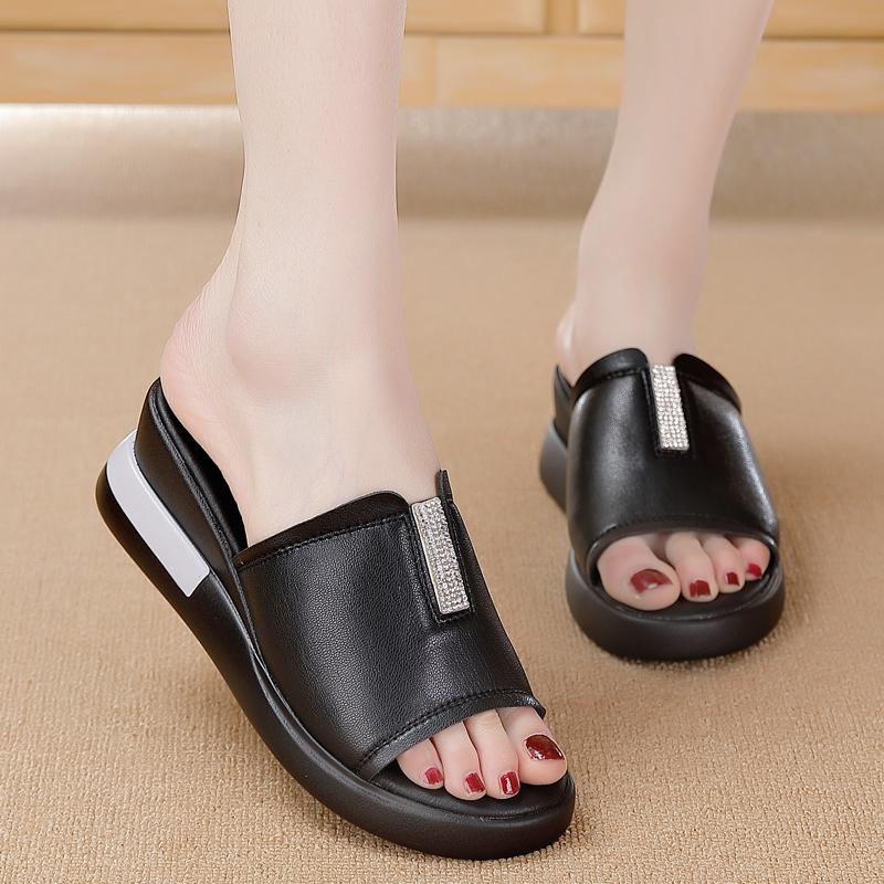 Trendy Glitter Leather Women Sandals Summer Light Weight Women Platform Sandals Open Toe Thick Sole Wedge Ladies Sandals