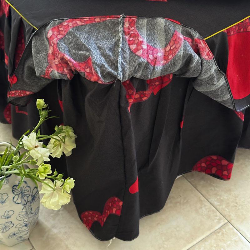 Comfortable, Relaxing, Breathable, Skin-friendly Three-piece Set: One Bed Skirt + Two Pillowcases (without Pillow Core)