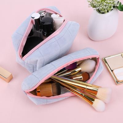 Plush Makeup Bag Puffer Cosmetic Pouch Large Capacity with Pen Bag Soft Cosmetic Bag Aesthetic Zip Closure Outdoor Travel Bag