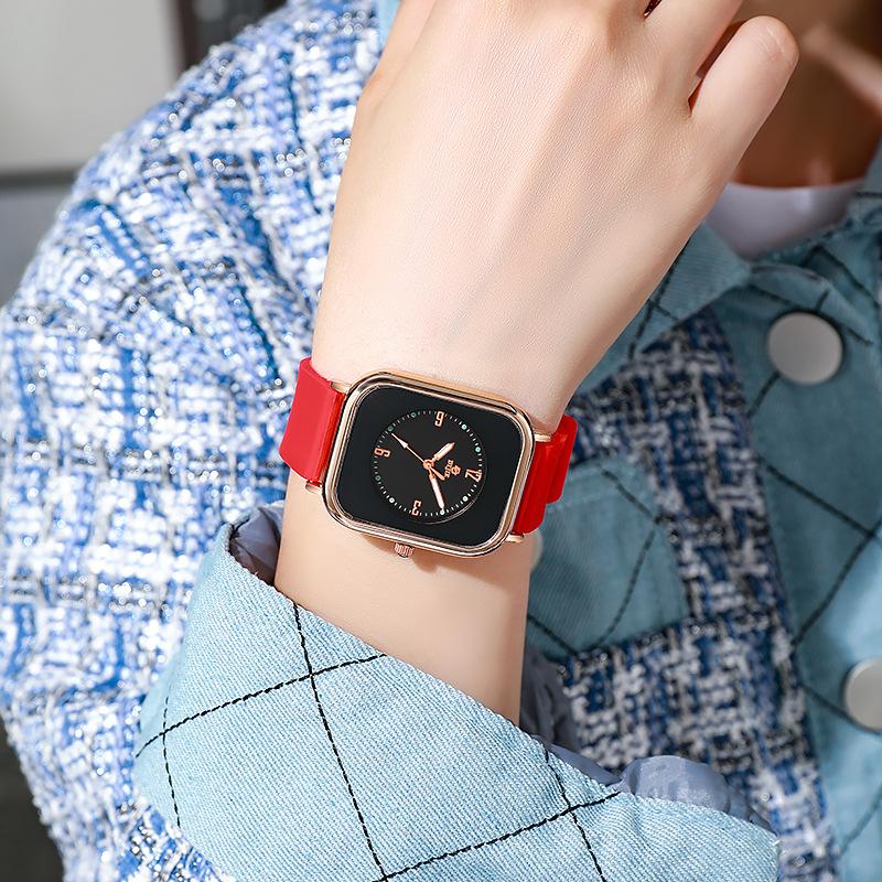 Literarisches Quadrat Xiaoxiangfeng Leuchtendes Quarz-Armbanduhr, Modische Farbe Kleines Quadratische Uhr, Paar-Uhr für Schüler und Schülerinnen