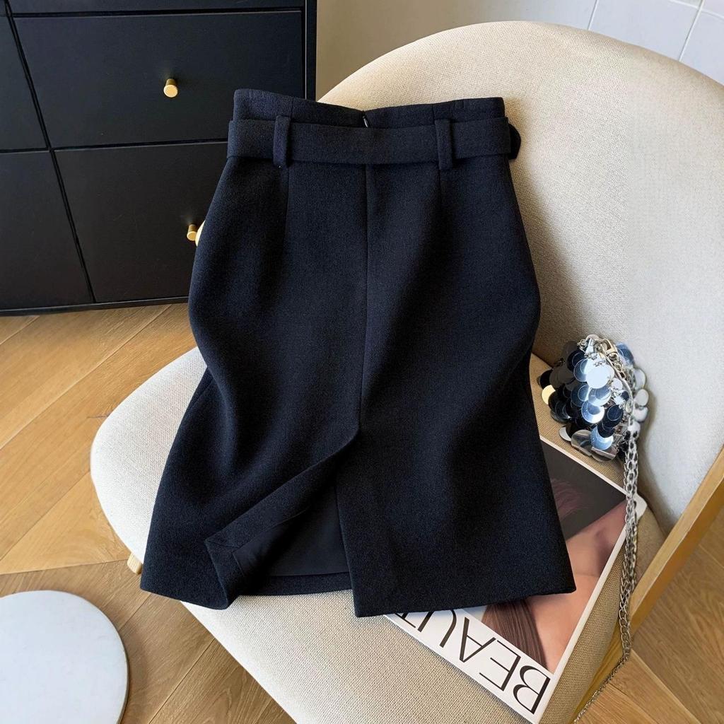 Elegant Autumn/Winter Woolen Straight Tube Skirt: High-Class, Hip-Hugging Design for Women
