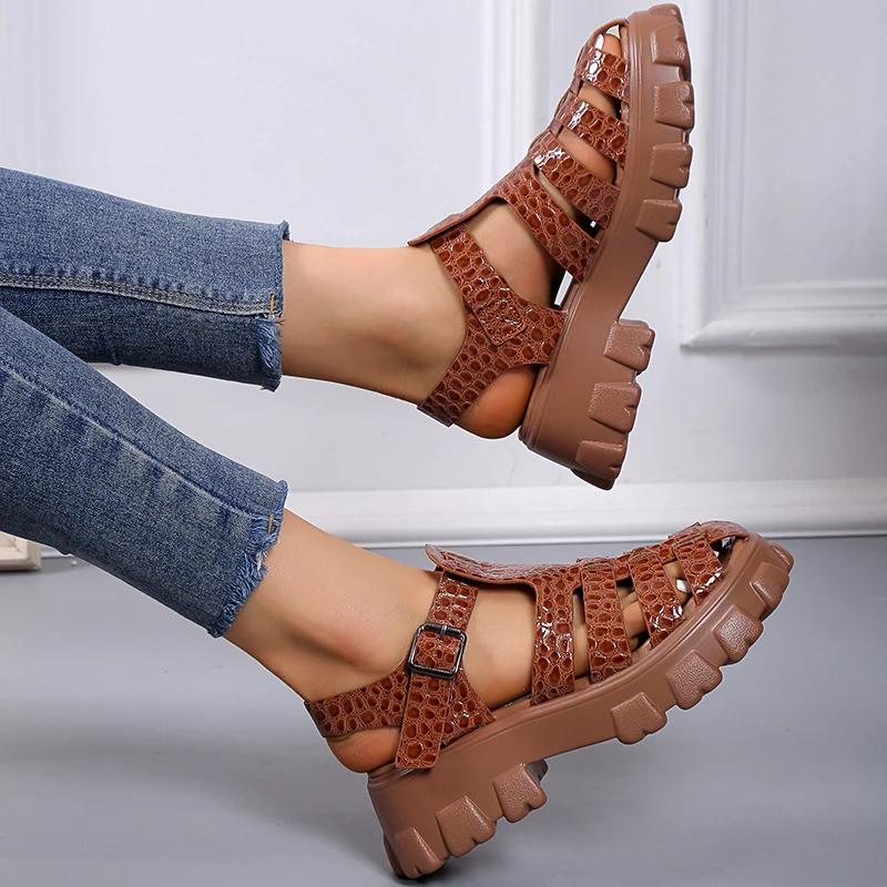 Rome Sandals Women 2026 Summer New Closed Toe Ladies Flat Beach Sandals 35-43 Large-Sized Female Casual Shoes Platform Sandals