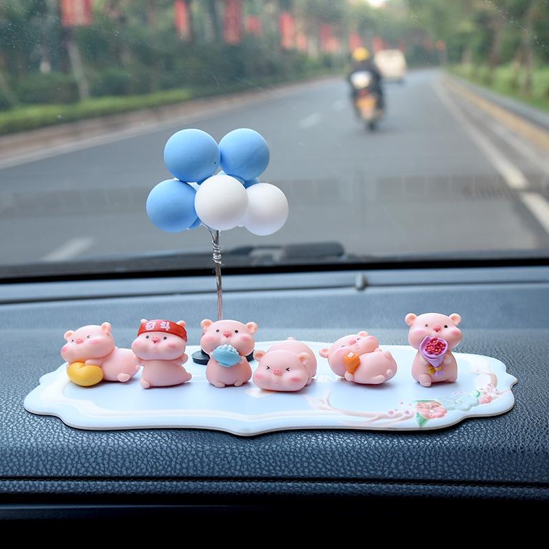 Celebrity Pig Car Ornament: Cute Console Decoration & Air Freshener Holder