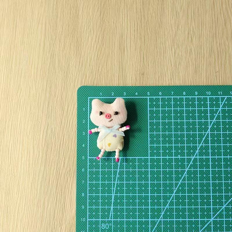 3 Cute Little Fresh Cute Pink Piggy Green Frog Blue Kitten Clothing Accessories Fabric Brooch Woman