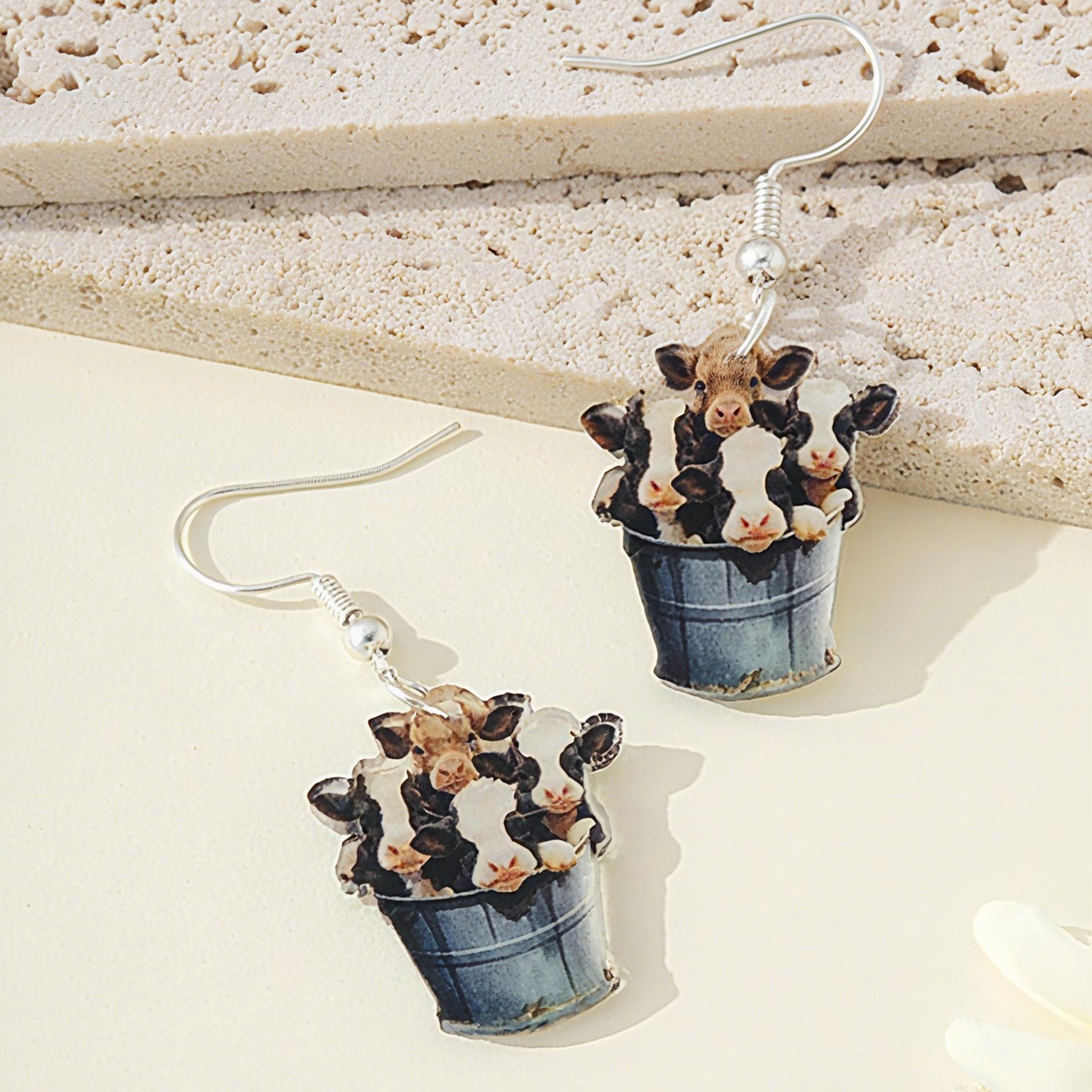 

Cartoon Cute Acrylic Barrel Cow Earrings Cute and Lightweight for Daily Casual Carnival Eid al-Adha різнокольоровий