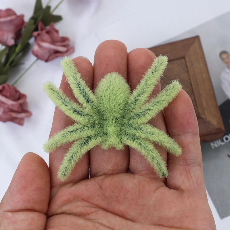 

Realistic Halloween Plush Spiders Simulation Creepy Crawlers Scary Party Decor Haunted House Props Trick Toy Prank Set 3-15Pcs 3Pcs зелёный