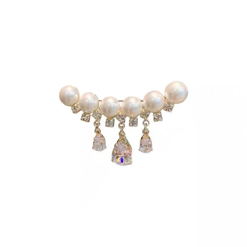 Korean Fashion Pearl Tassel Brooch Pin – Crystal Corsage Accessory for Suits