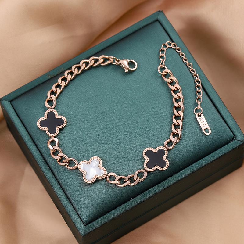 Elegantes Damenarmband aus Titanstahl - Stilvolles High-End-Design, Leichter Luxus, Vielseitiges Modeaccessoire