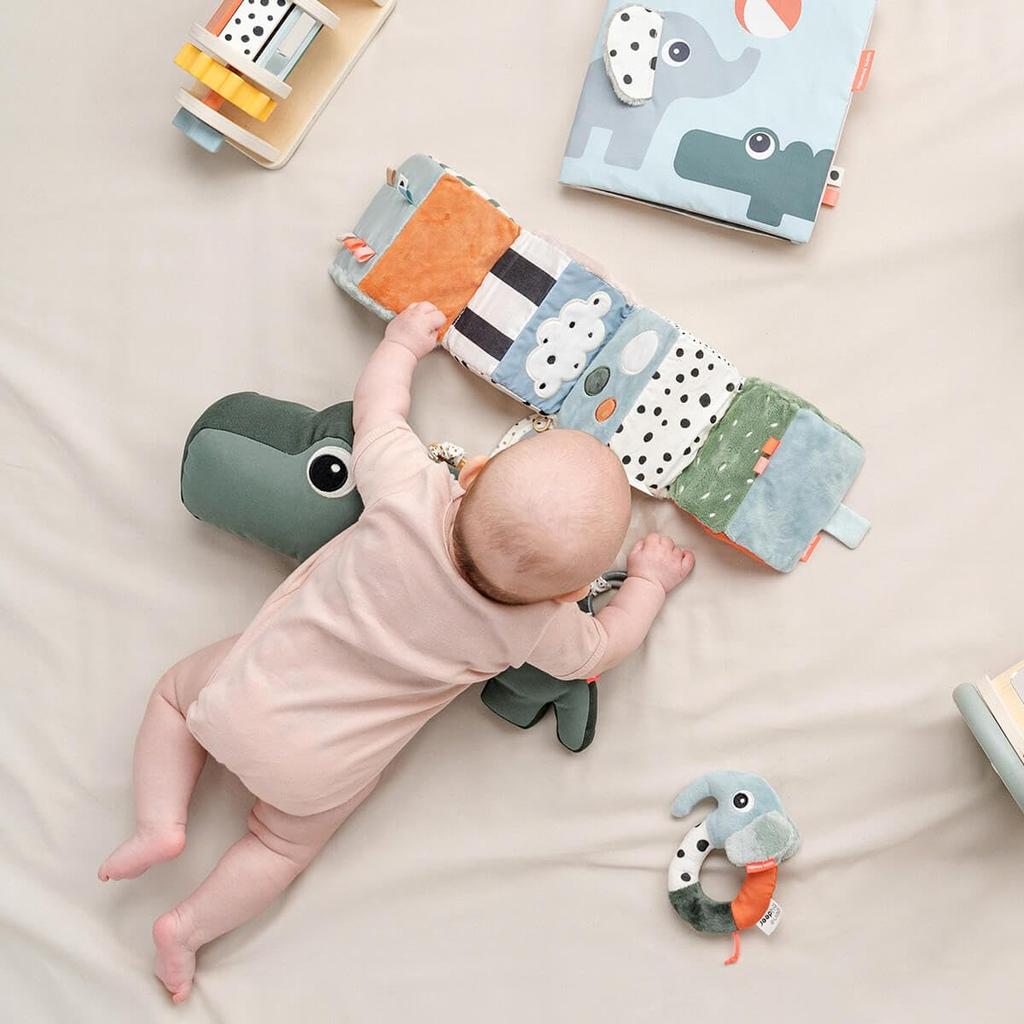 Dambaidea Sensory Cube Dear Friends DBD150044 Fold-Out