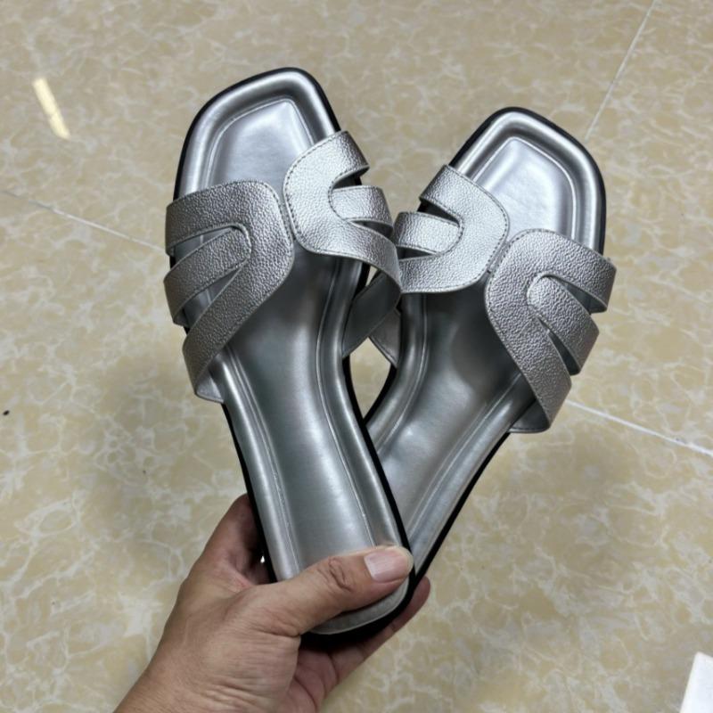 Fashion Flat Bottom Summer Retro Women Slippers Cross Strap Design Vacation Beach Shoes Trend Brand Walking Soft Leisure Ladies Slides