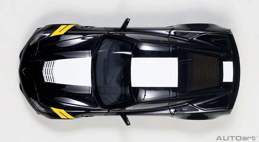 AUTOart Chevrolet Corvette C7 GranSport Streifen Gelb Hashmark 1/18 Schwarz/Weiß
