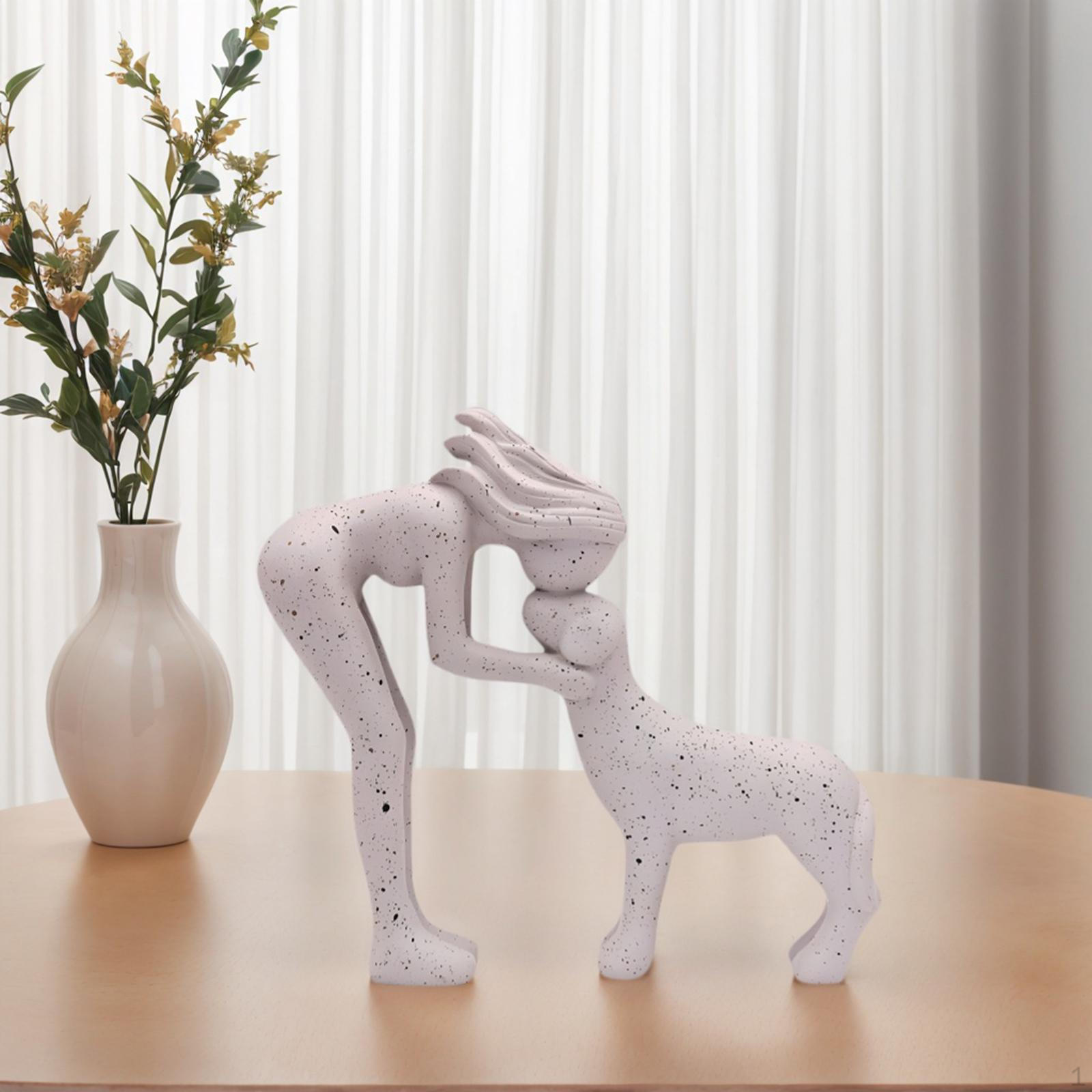 

Women and Dog Statue Decoration 15.7x14cm Memory Gifts Sculpture for Tabletop белый