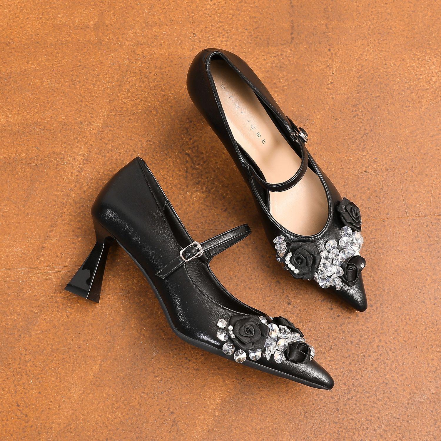 

75333 [sheepskin] high heels women s thin heels 2025 new French pointed rhinestone flower shallow mouth single shoes 34