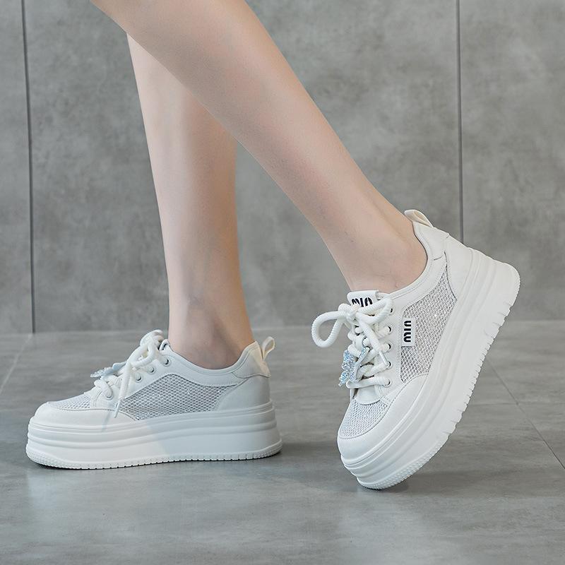Little White Shoes Women's Versatile Leather Muffin Thick-soled Small Comfortable Sports and Leisure Board Shoes