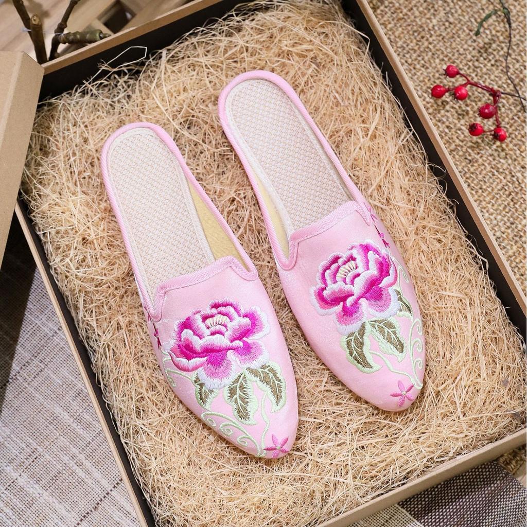 Slippers, pointed fashion casual embroidered slippers, one-pedal casual women's fabric slippers sandals in summer